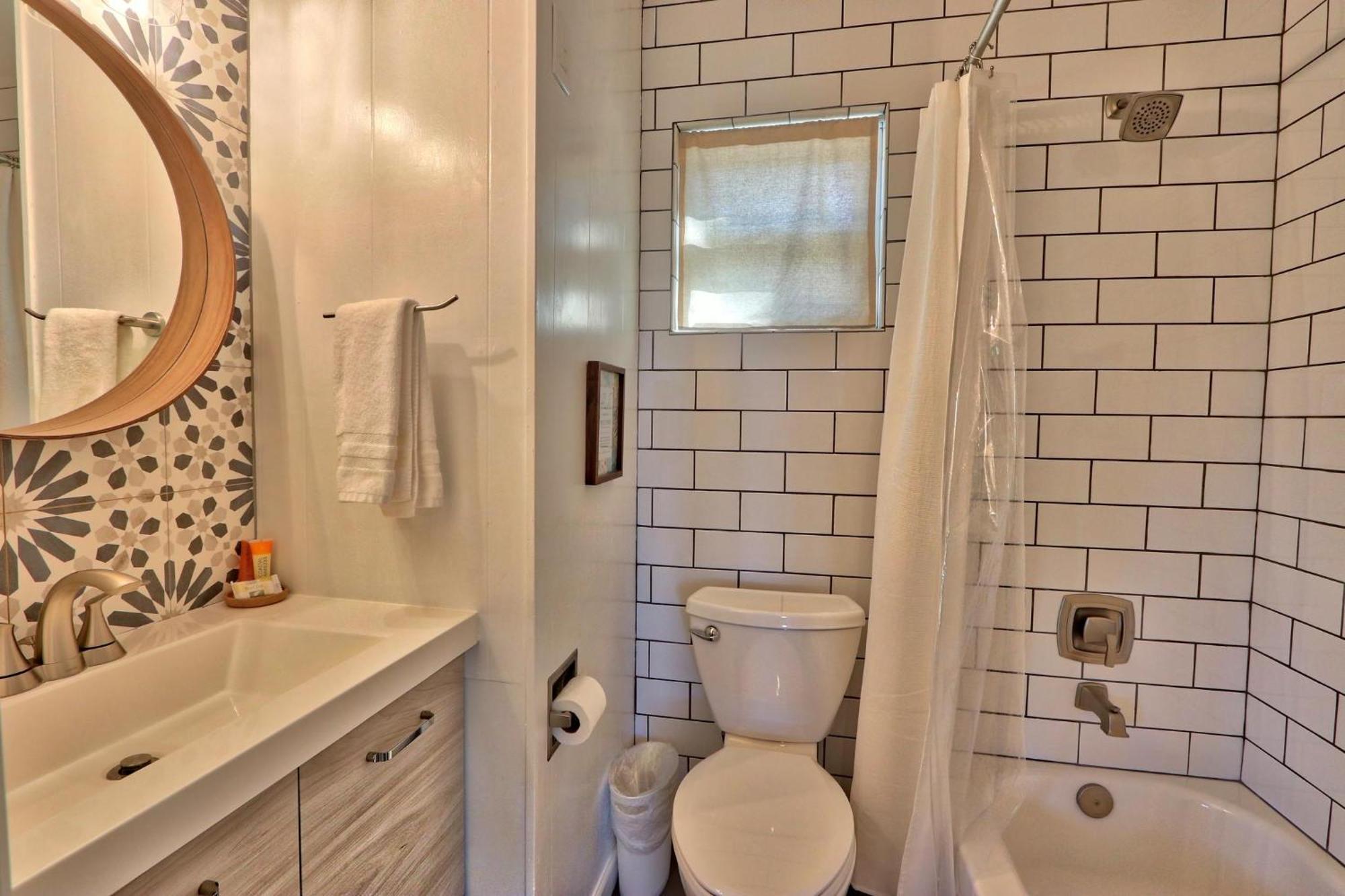 Millie'S Cottages Unit 5 - Josephine Canyon Lake Bagian luar foto